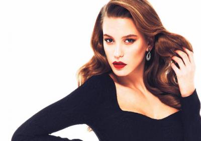 Serenay Sarıkaya Biography, Age, Images, Instagram, Facts & Life Story...World Super Star Bio