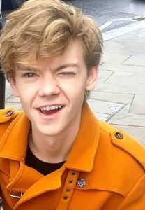 Thomas Brodie-Sangster: Bio, Height, Weight, Age, Measurements ...